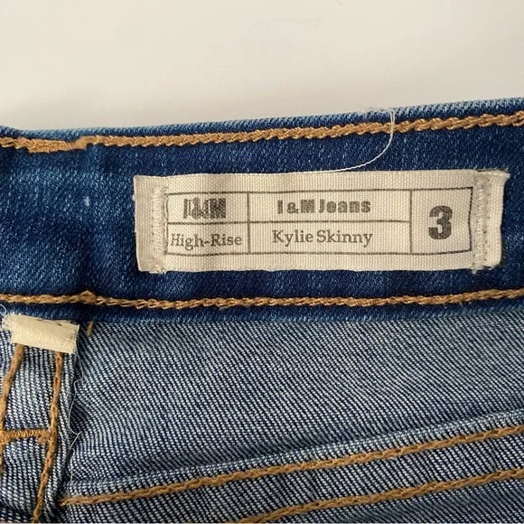 I & M Jeans | Women’s High Rise ripped Blue jeans Size 3 - Picture 6 of 12